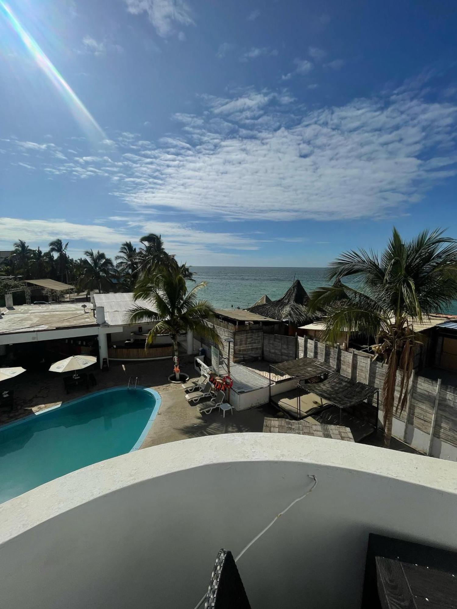 Loki Del Mar Hostel Mancora Exterior photo