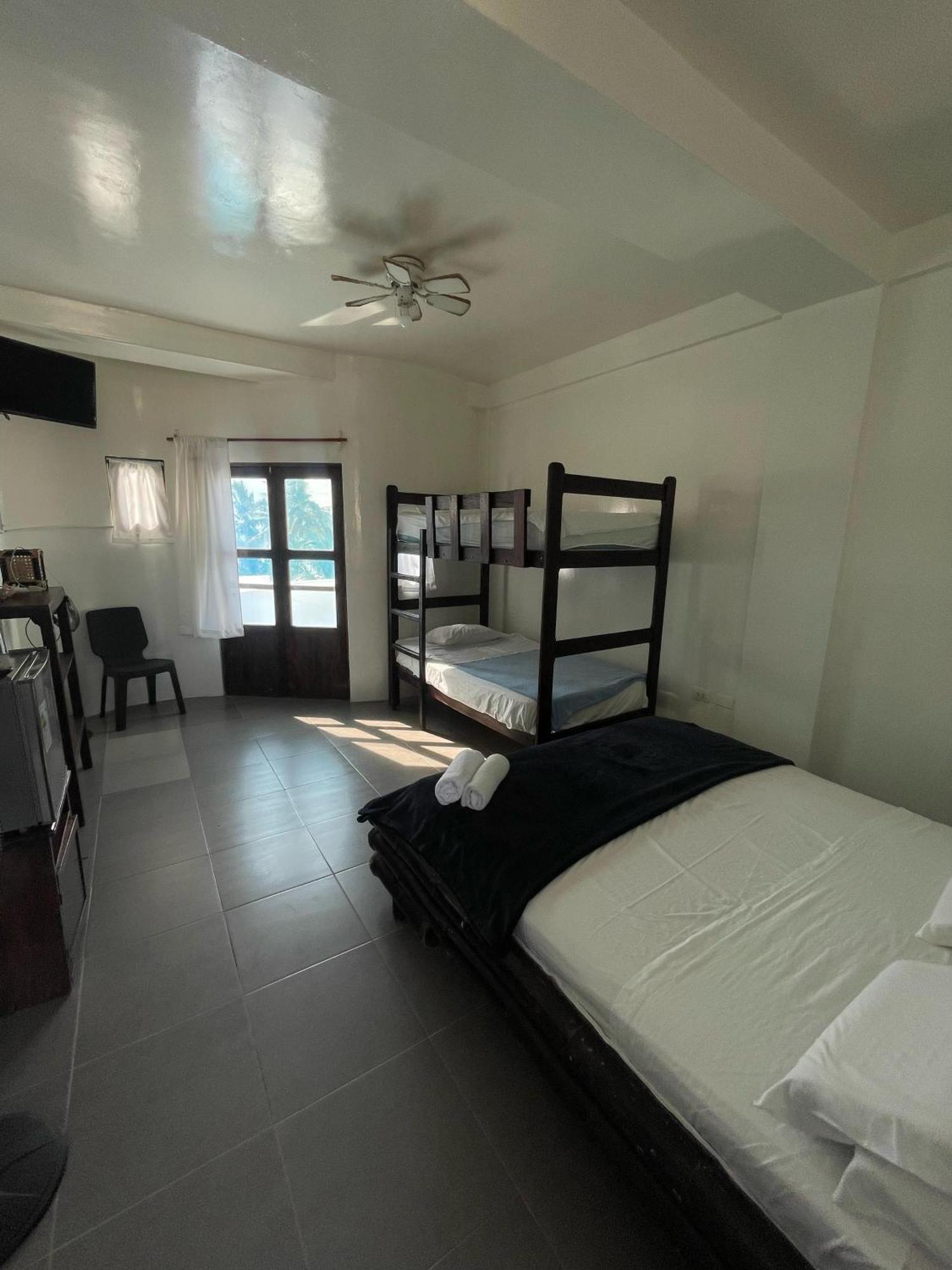 Loki Del Mar Hostel Mancora Exterior photo