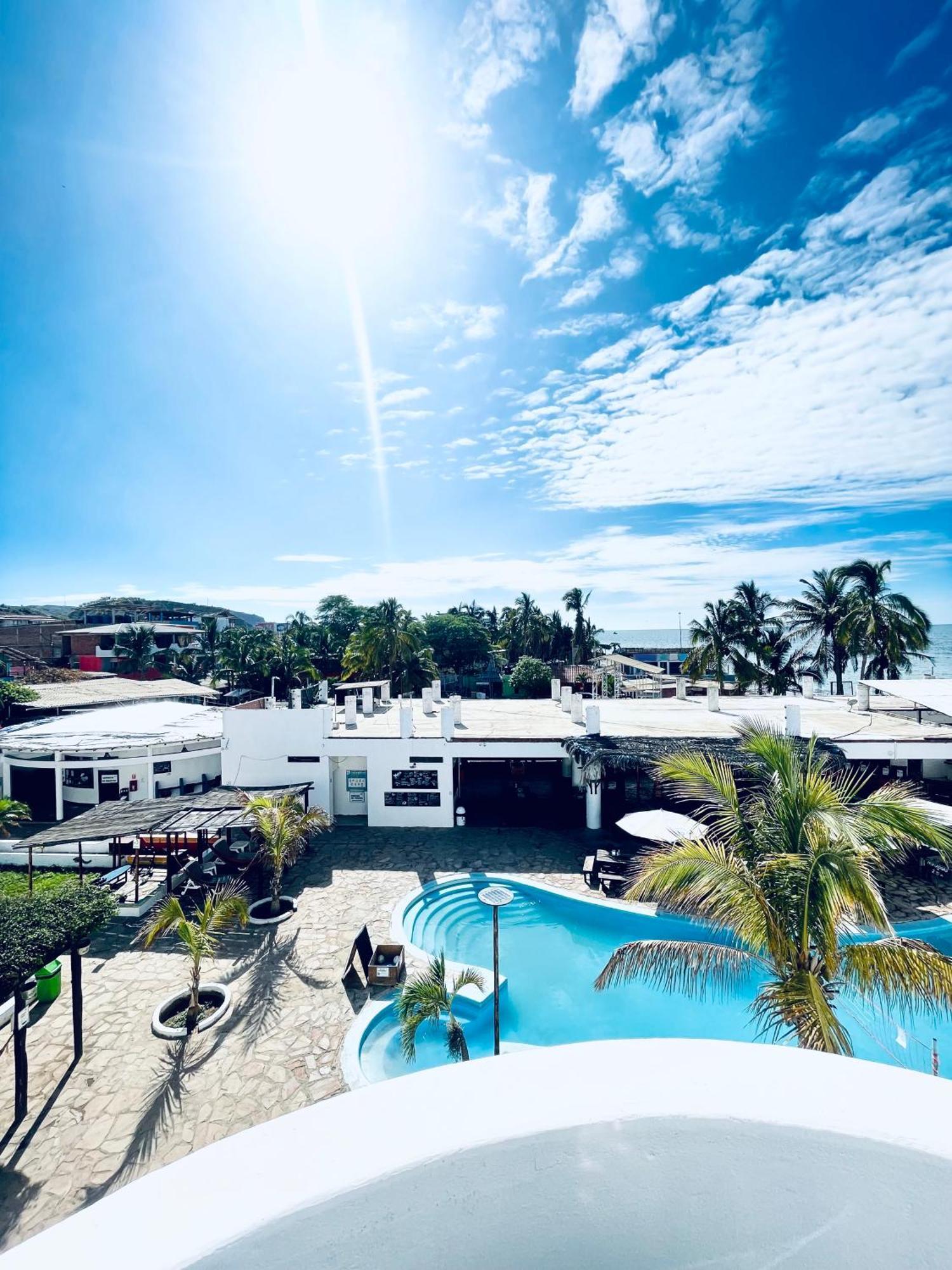 Loki Del Mar Hostel Mancora Exterior photo