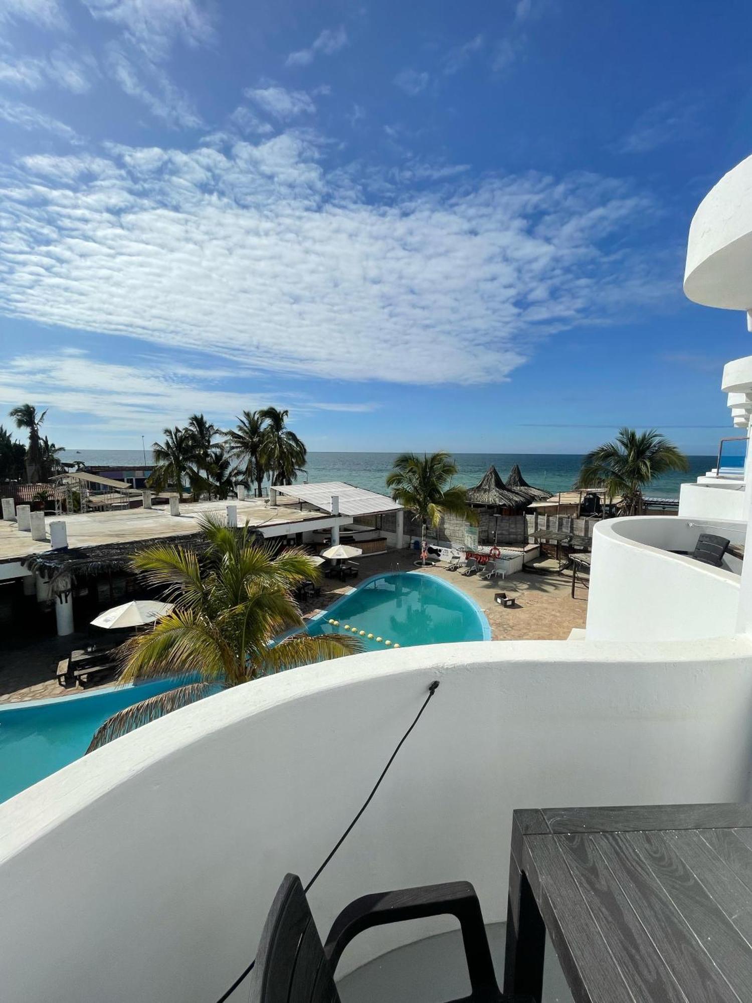 Loki Del Mar Hostel Mancora Exterior photo