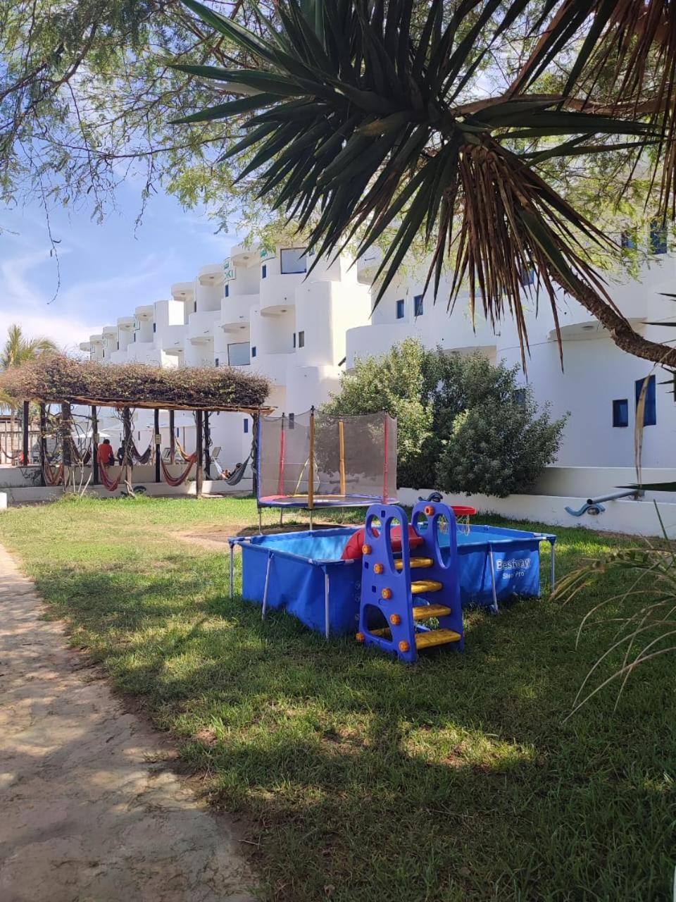 Loki Del Mar Hostel Mancora Exterior photo