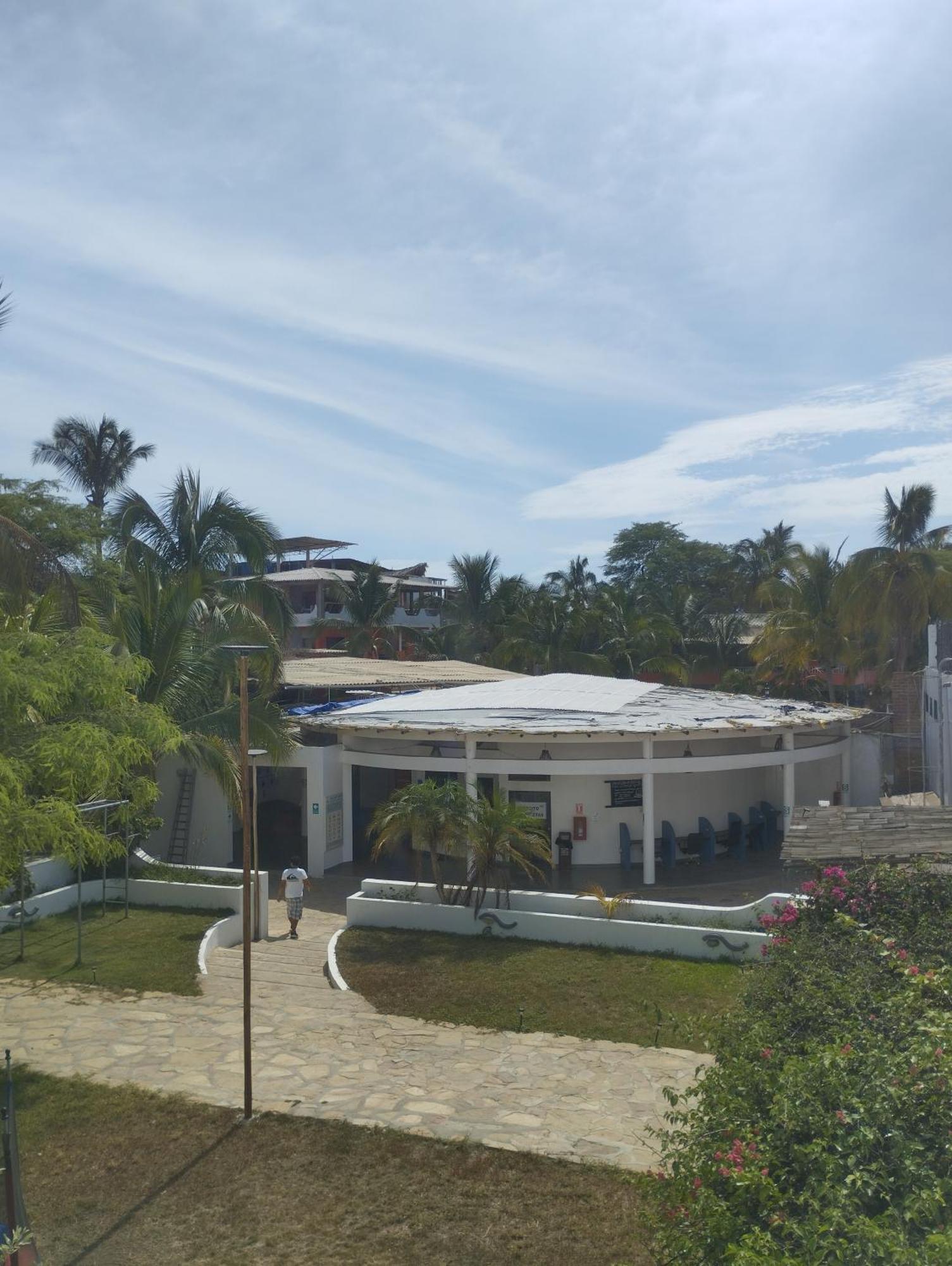 Loki Del Mar Hostel Mancora Exterior photo
