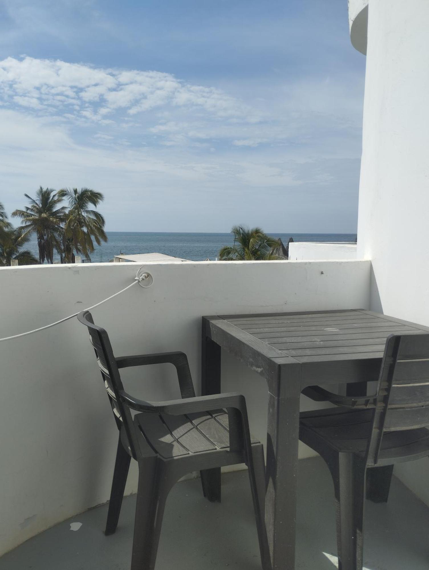 Loki Del Mar Hostel Mancora Exterior photo