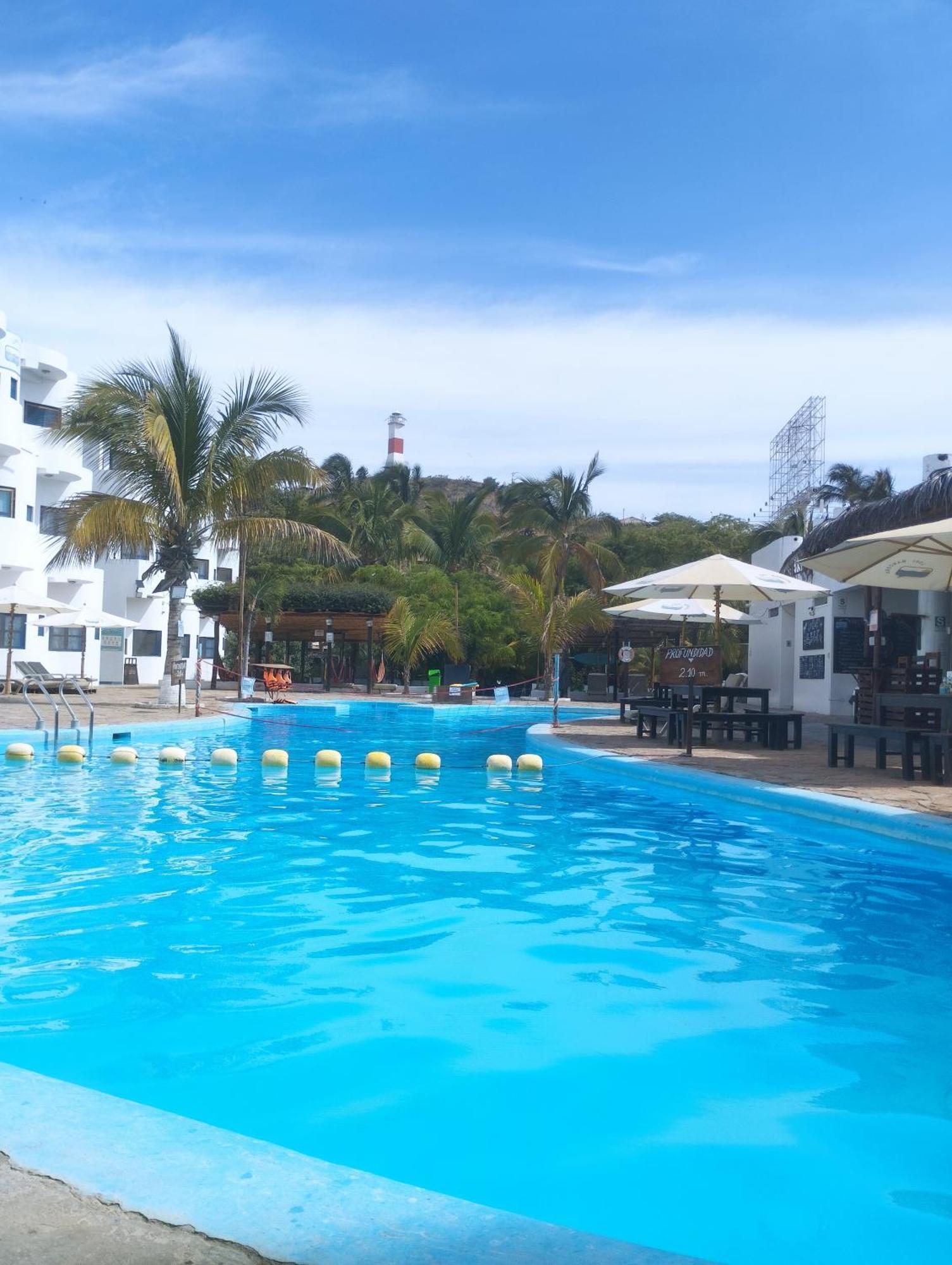 Loki Del Mar Hostel Mancora Exterior photo